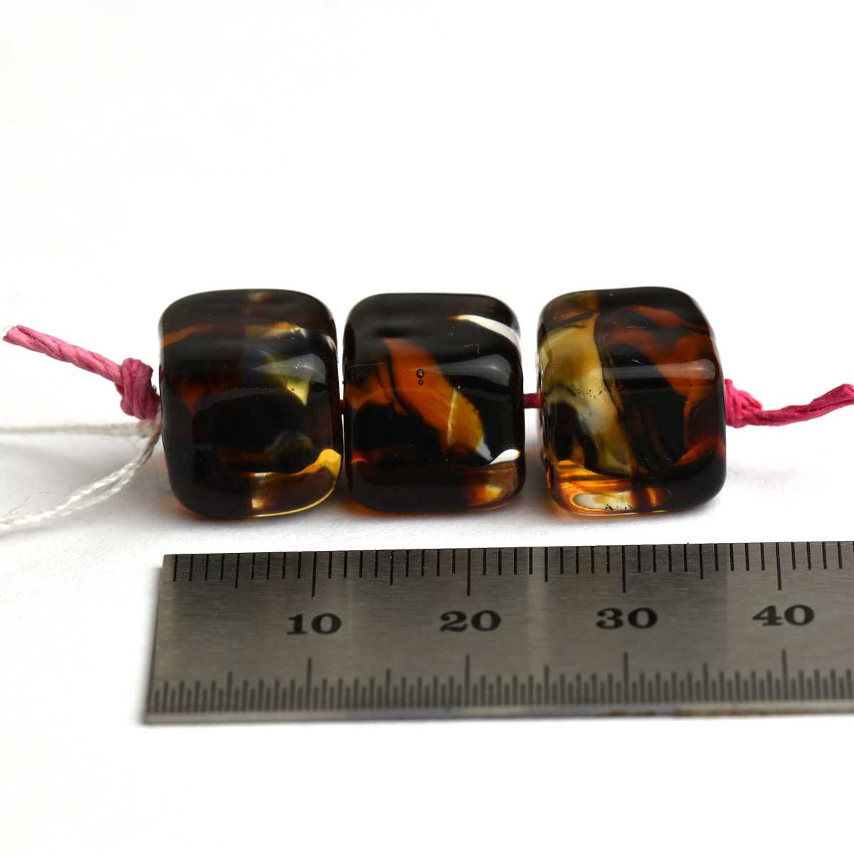 3 perles de verre tigrées en forme de cube 🖤 Fabrication française 🖤