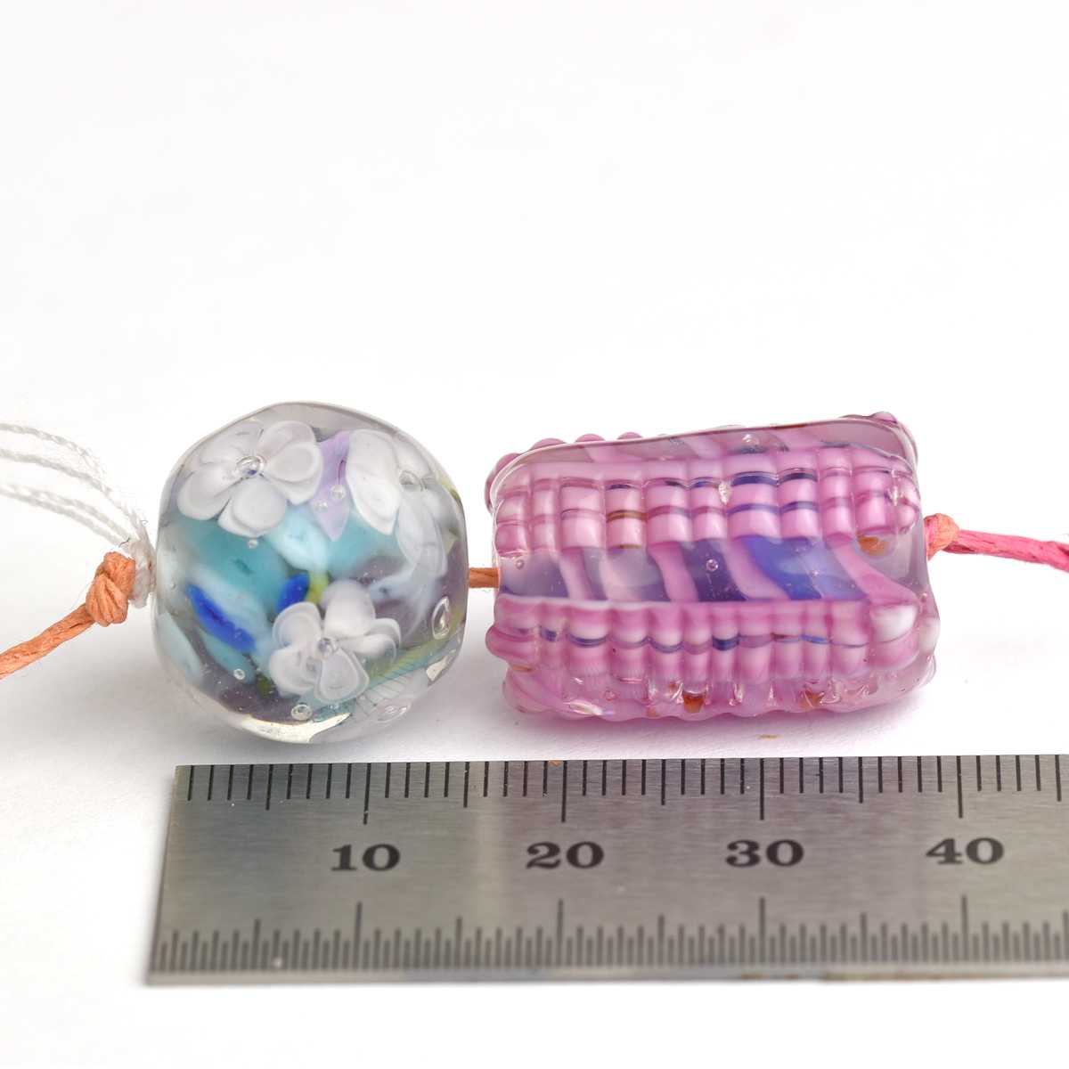 Floral and abstract glass bead duo 🖤 Handcrafted in France 🖤