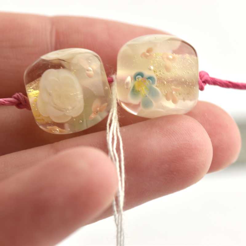 Duo de perles de verre crème et bleues 🖤 Fabrication française 🖤