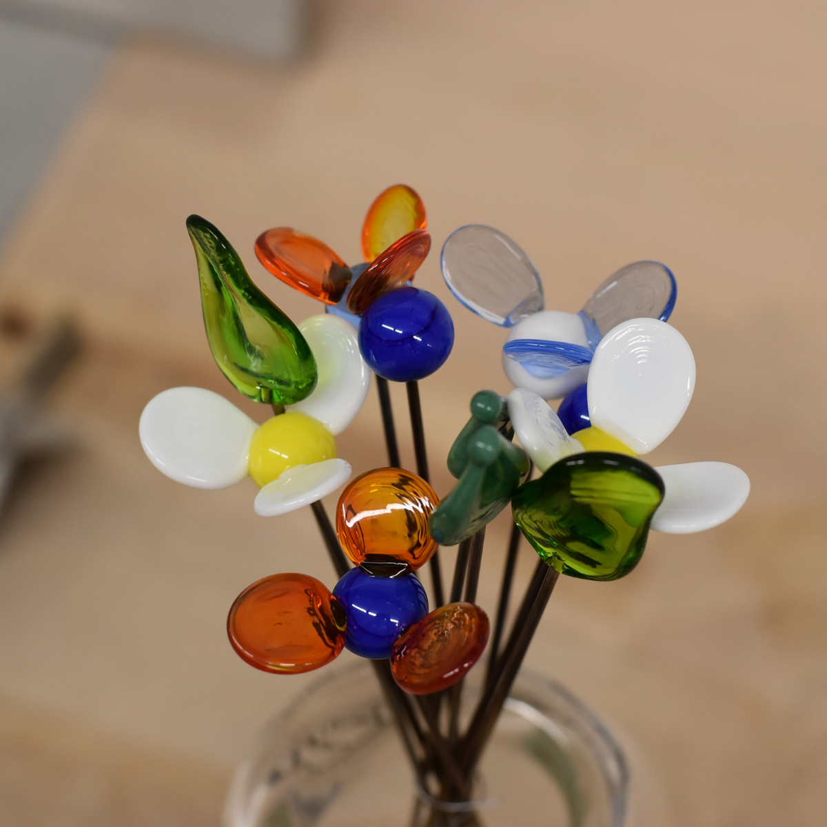 Discover how to create your own flowers in glass - with Maxime Estrade
