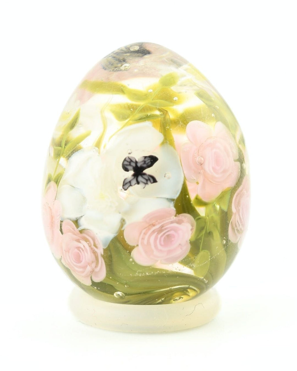 Oeuf roses rose et dalhias, papillons