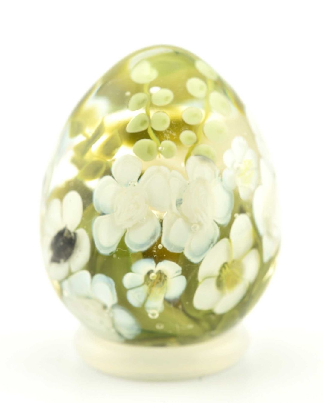 Œuf en verre décoratif avec Eucalyptus et Bouquet blanc