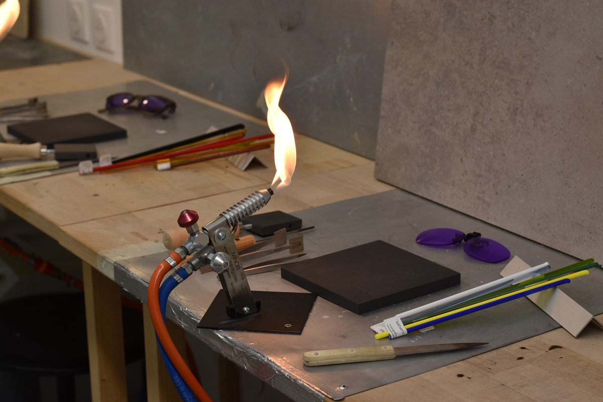 Discover how to create your own flowers in glass - with Maxime Estrade