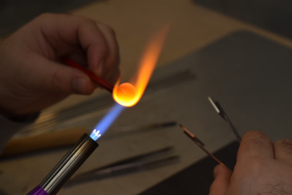 Discover how to create your own suncatchers - with Maxime Estrade