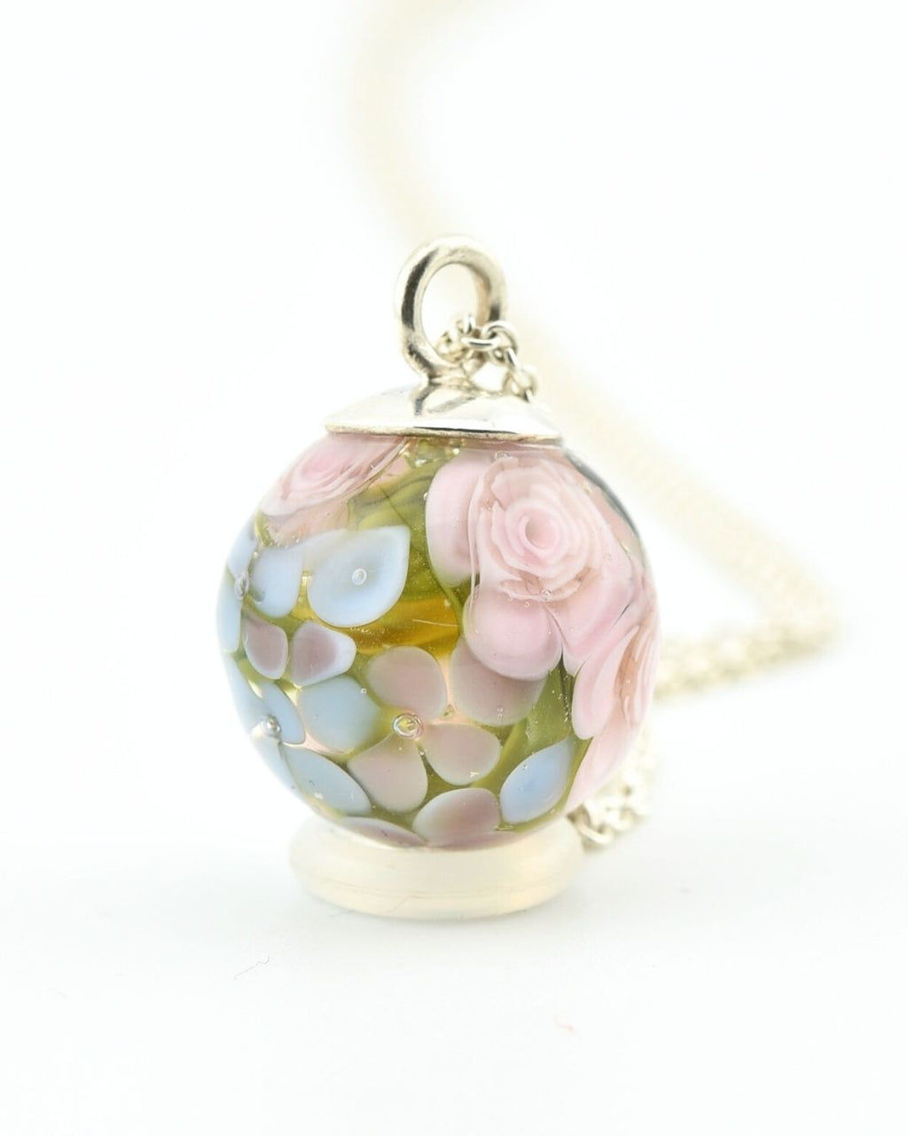 Pendentif avec chaîne en argent massif