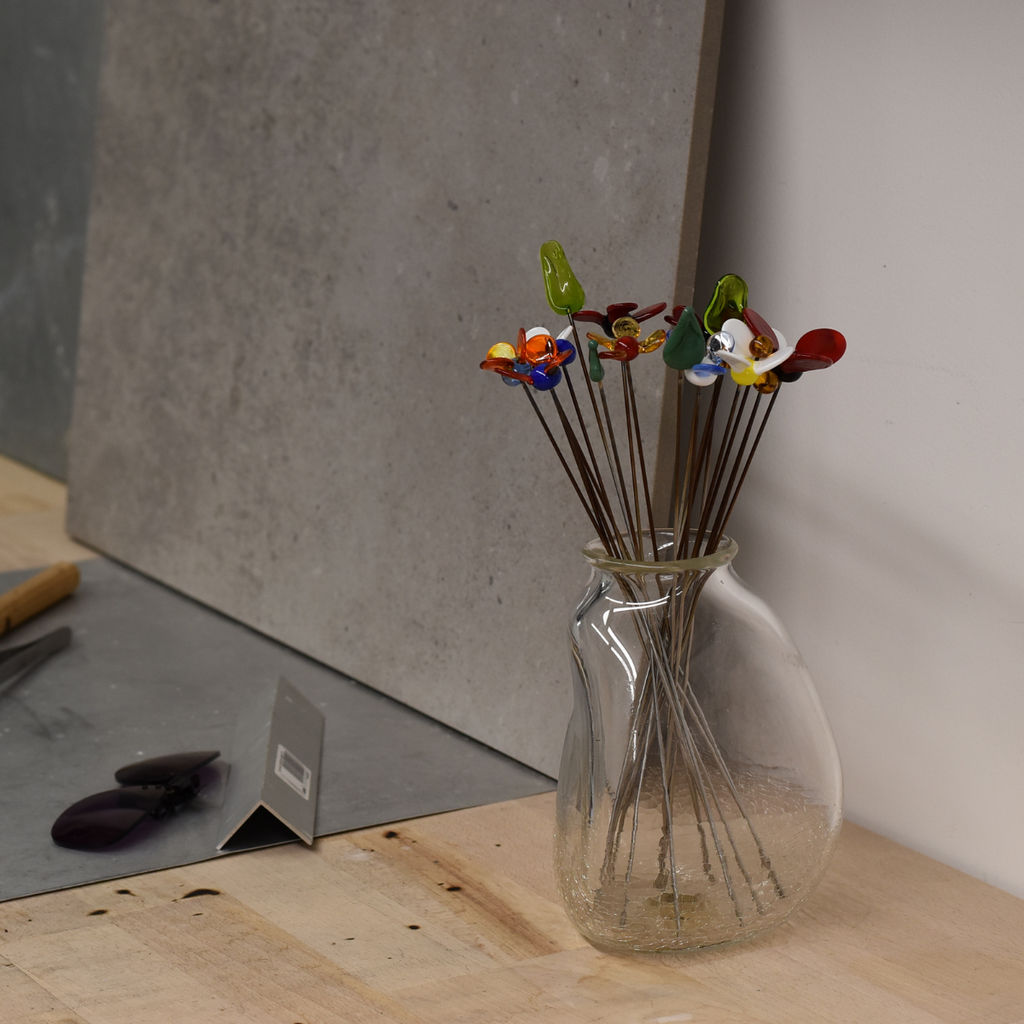 Discover how to create your own flowers in glass - with Maxime Estrade