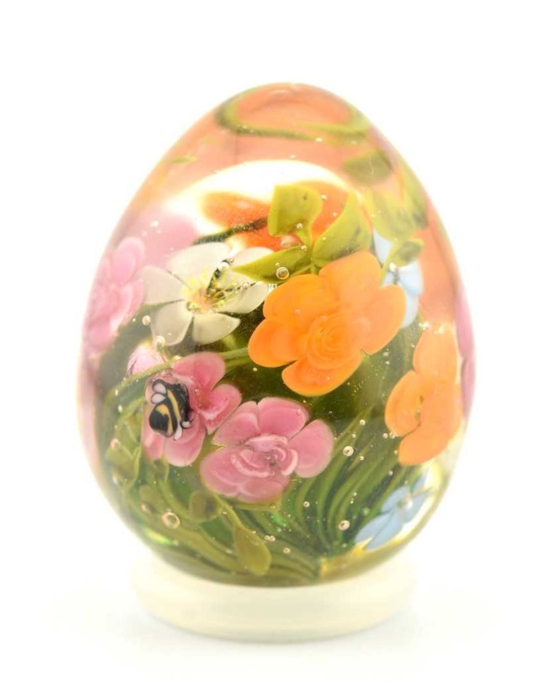 Œuf en verre décoratif avec Roses orange & fuchsia, Myosotis