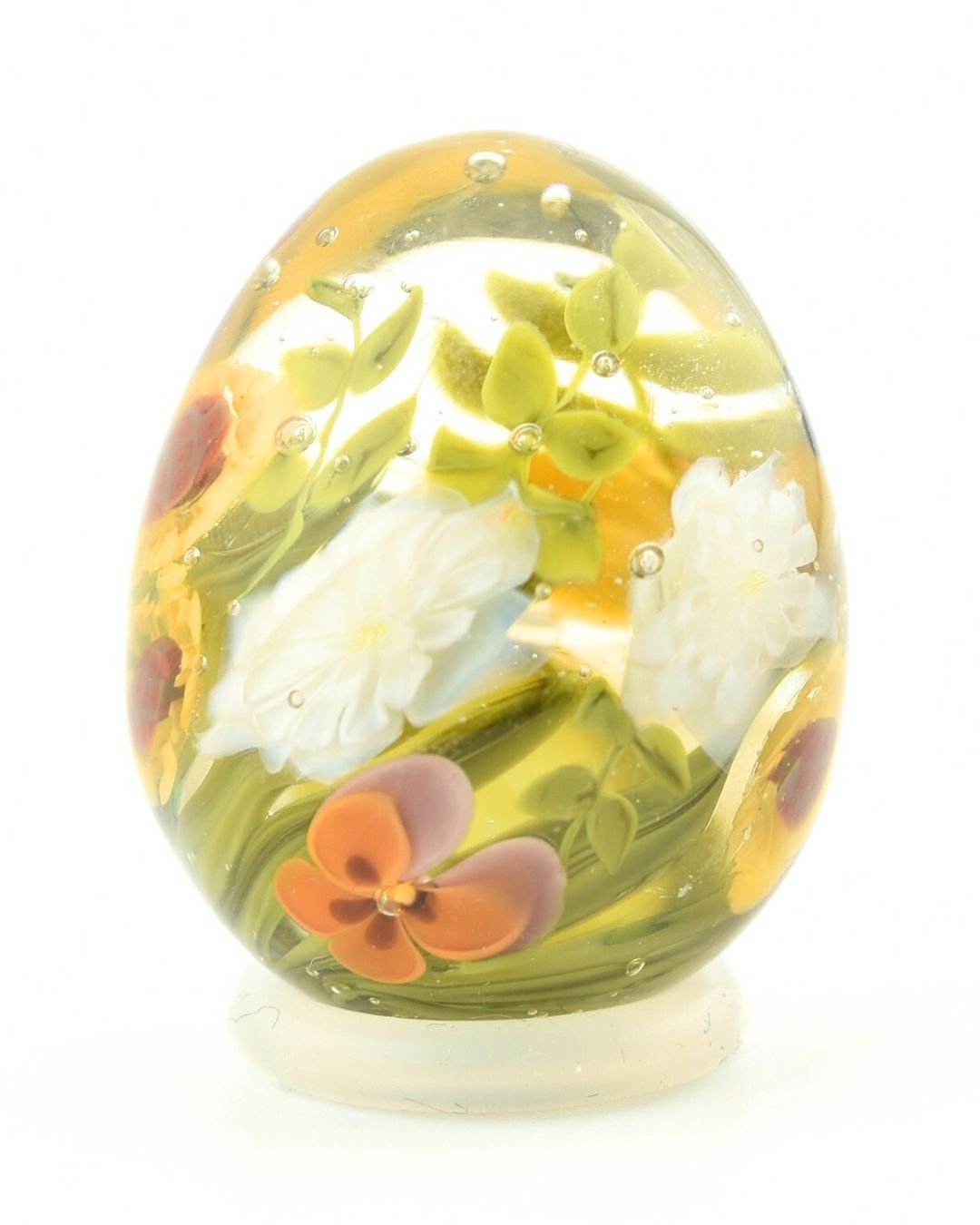 Oeuf tournesols, dalhias, pensées et abeilles