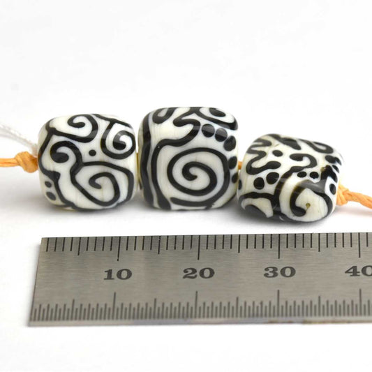 Trio de perles tuiles noires et blanches  🖤 Fabrication française 🖤