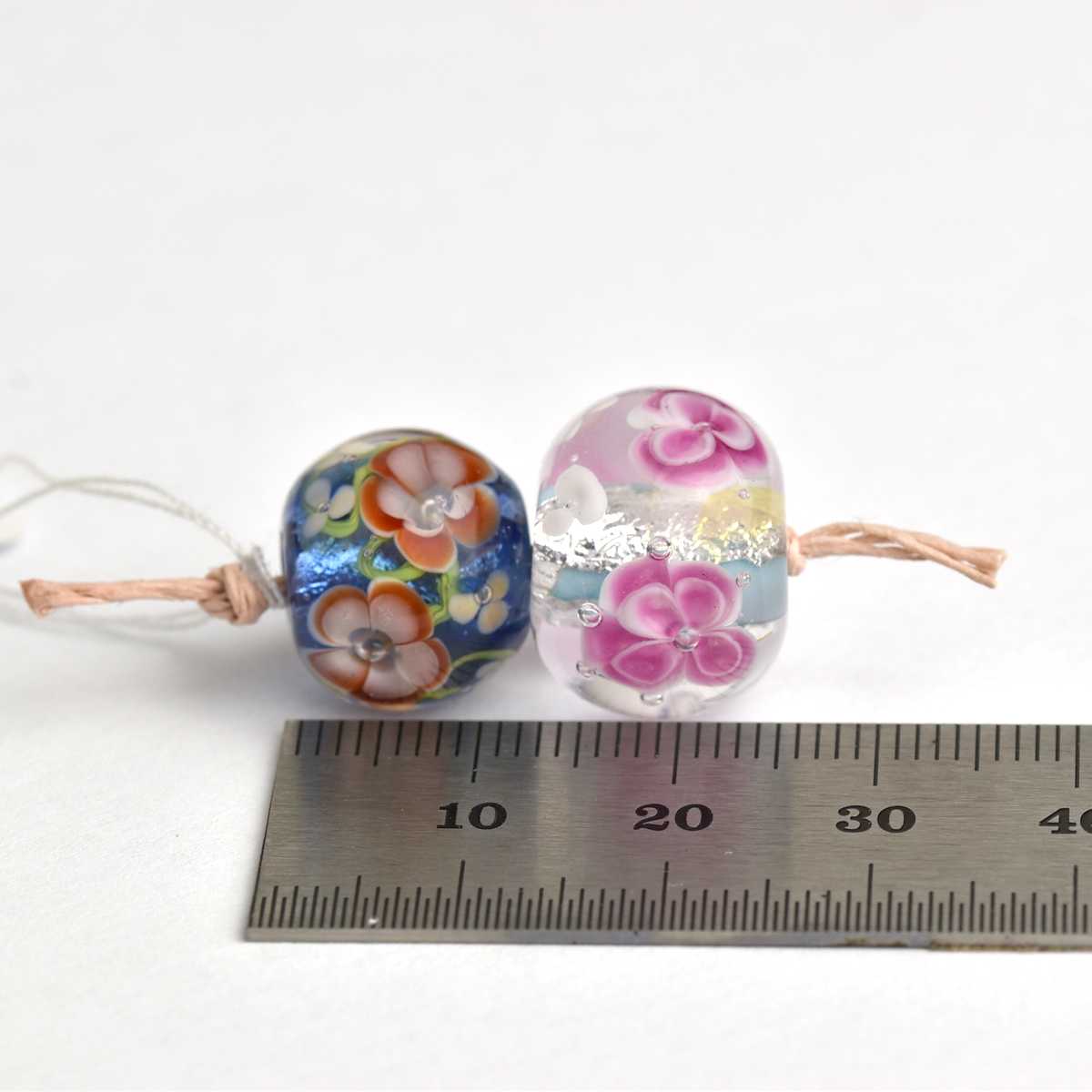 Duo de perles de verre fleuries colorées avec feuille d'argent pur 🖤 Fabrication française 🖤