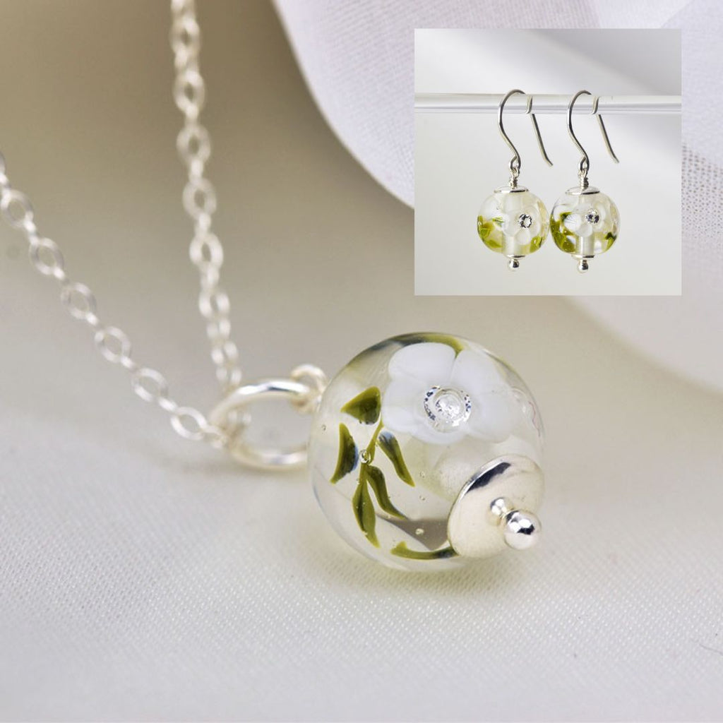 Set with handcrafted necklace and earrings